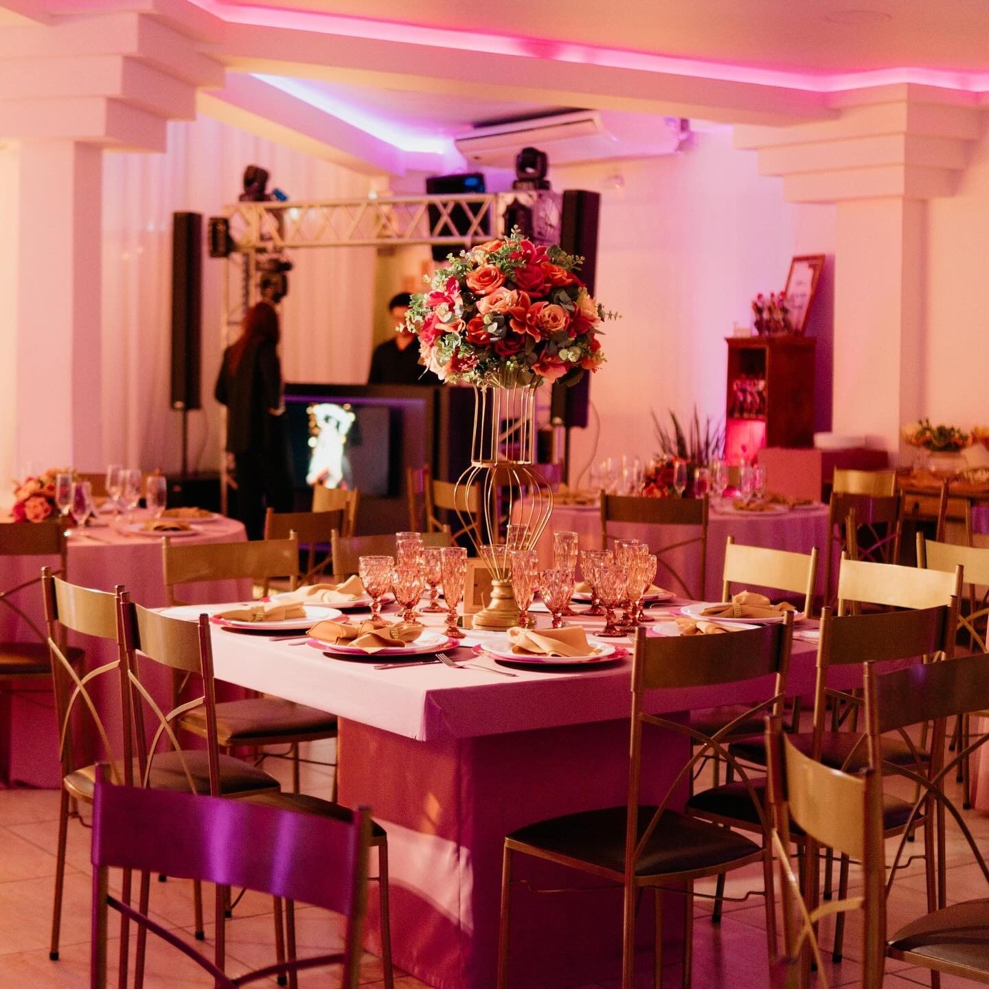 Salao rosa na Sixty Festas e Eventos